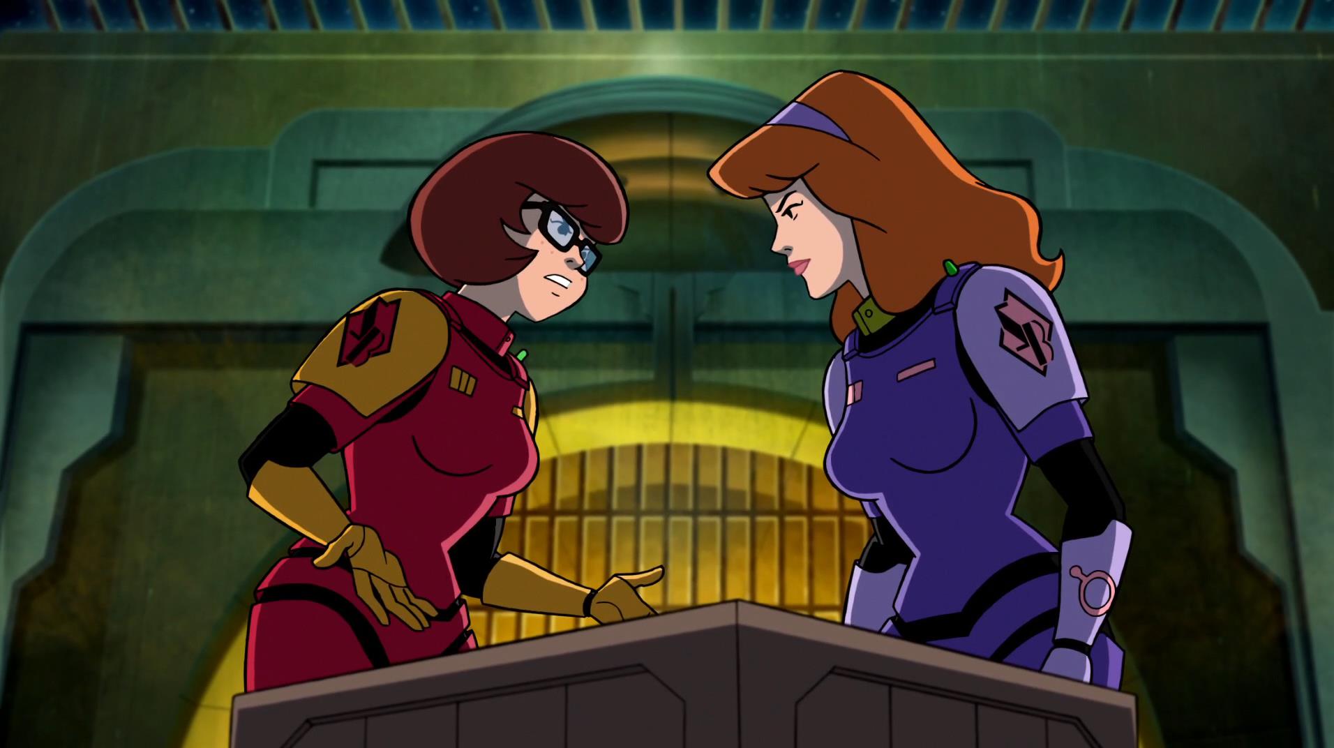 Daphne and Velma fight.jpg.